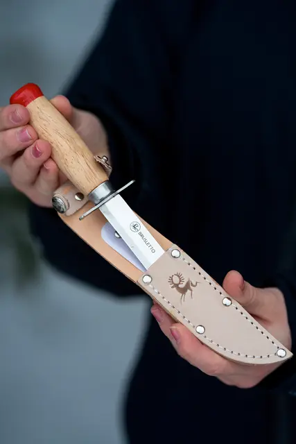 Brusletto liten speiderkniv Rød Speiderkniv med butt tupp 