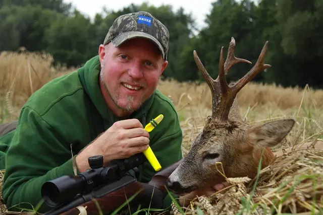 Clausen Roedeer Pack 4 rådyr lokkefløyter og halssnor 