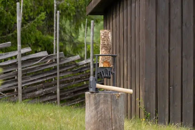 Espegard Kindling Cracker med slegge Smart vedkløyver som kommer med slegge 
