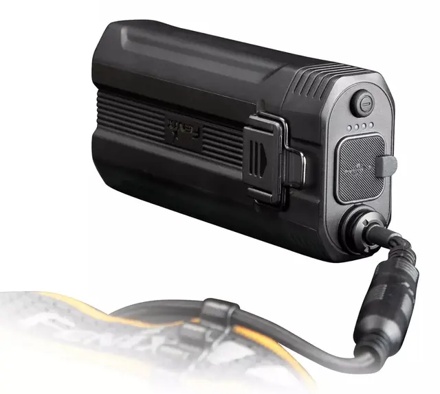 Fenix HP30R V2.0 oppladbar hodelykt Profesjonell hodelykt med 3000 lumen 