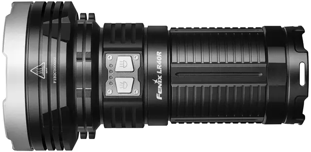 Fenix LR40R lommelykt 12000 lumen og batteribank 