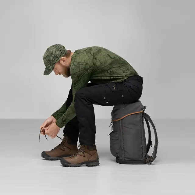 Fjällräven Singi Stubben Dark Olive Robust ryggsekk til friluftsliv 27l 