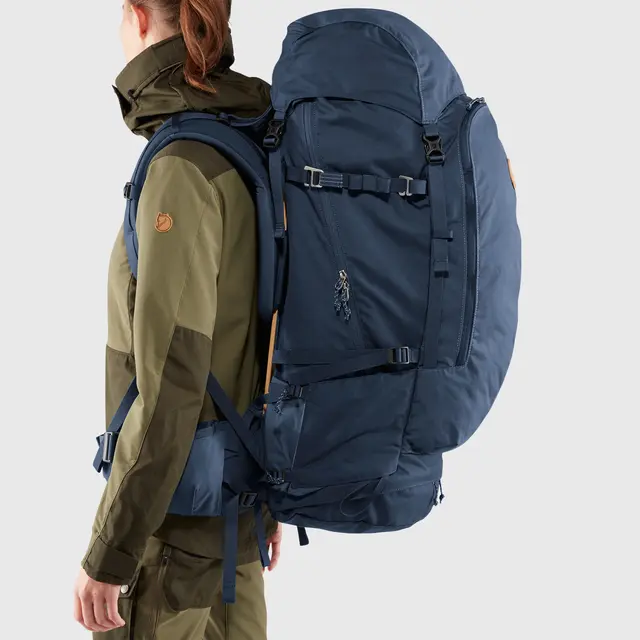 Fjällräven Keb 72 W Lava Robust helårssekk med treramme 