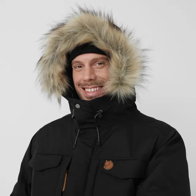 Fjällräven Nuuk Parka M Black L Komfortabel og varm parkas til herre 