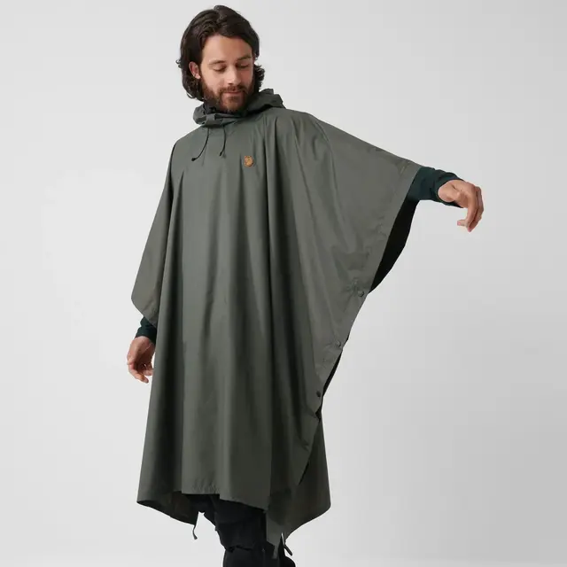 Fjällräven Poncho Dark Olive OneSize Pålitelig poncho med hette 
