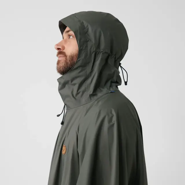 Fjällräven Poncho Dark Olive OneSize Pålitelig poncho med hette 