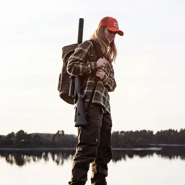 Fjällräven Singi Stubben Dark Olive Robust ryggsekk til friluftsliv 27l 