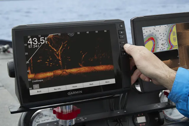 Garmin ECHOMAP™ Ultra 102sv m/ T56UHD-TM-svinger 