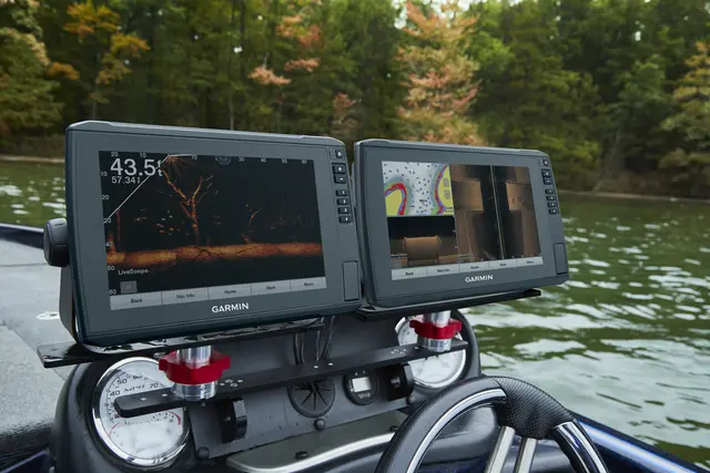 Garmin ECHOMAP™ Ultra 102sv m/ T56UHD-TM-svinger 