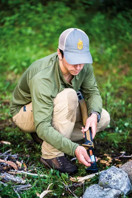 Gerber Bushcraft Axe Coyoyte Brown Multifunksjons buschcraft øks på 66,7cm 