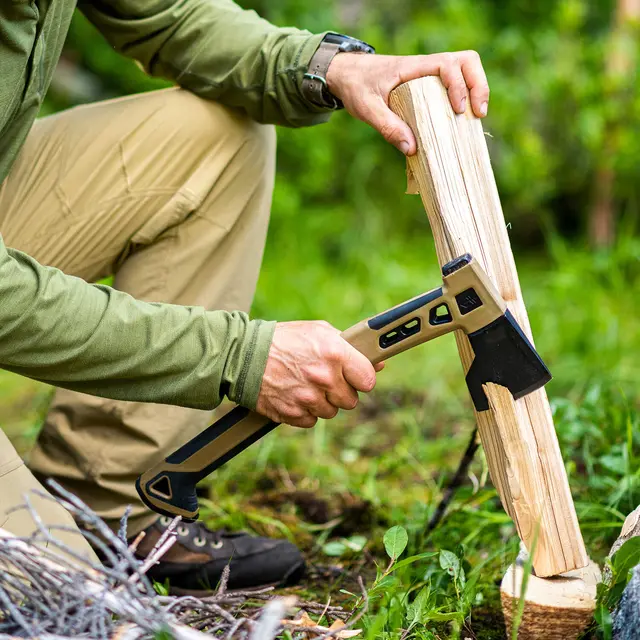 Gerber Bushcraft Axe Coyoyte Brown Multifunksjons buschcraft øks på 66,7cm 