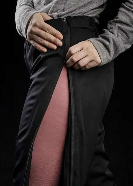 Heat Experience Heated Knee Pants S Slitesterk sort varmebukse med glidelås 