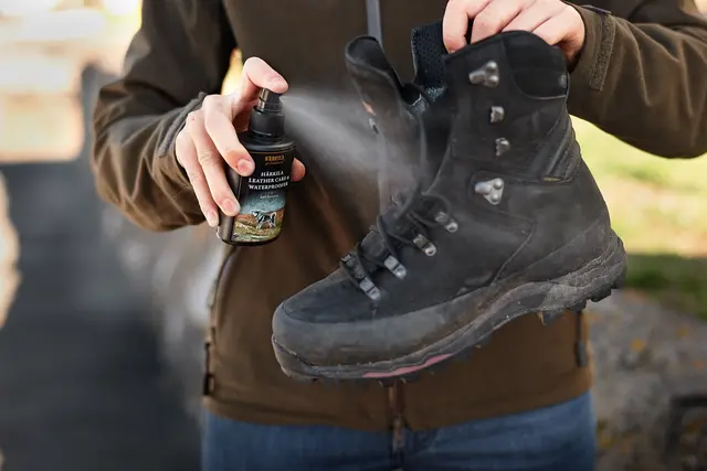 Härkila waterproofing leather care Impregneringsspray til fottøy i skinn 