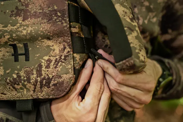 Härkila Deer Stalker camo bino strap AXIS MSP Forest green One size 