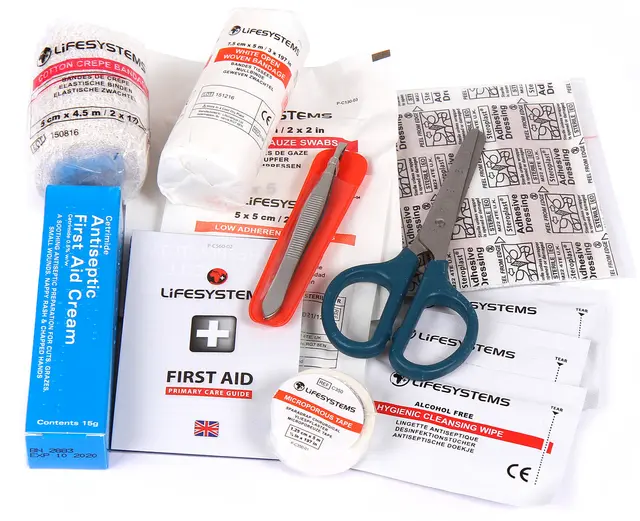 Lifesystems Pocket Førstehjelps kit med 18 deler, 180g 