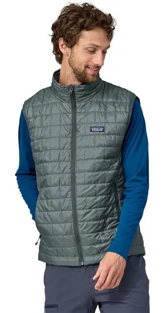 Patagonia Nano Puff Vest Nouveau Green S Lett og varm vest til all slags bruk 