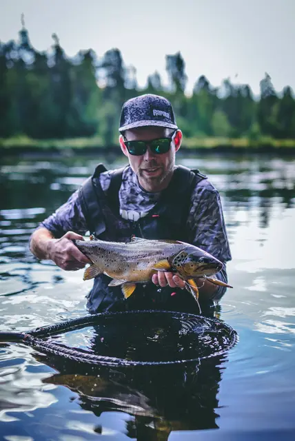 Rapala Shadow Rap HLW 7cm Imitasjon av døende byttefisk 