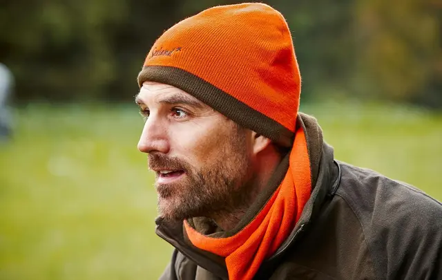Seeland Ian Reversible beanie lue Vendbar lue i orange og pine green 