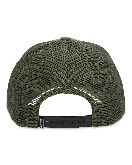 Simms Cardwell Trucker Dark Olive Caps med tøff lærdetalj 