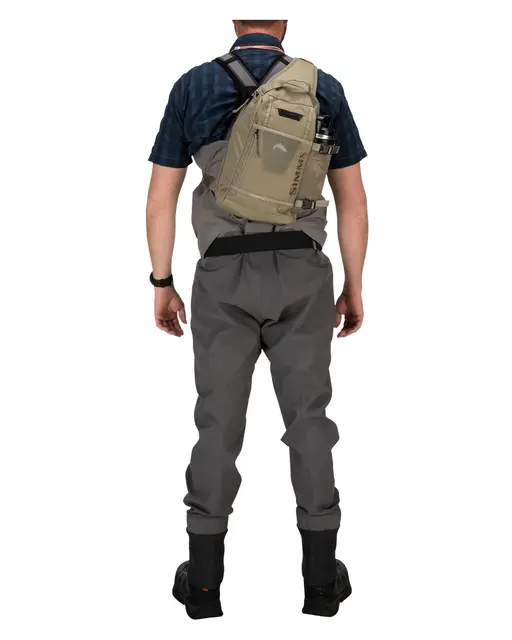 Simms Tributary Sling Pack Tan lett og god sekk perfekt til dagsturer 