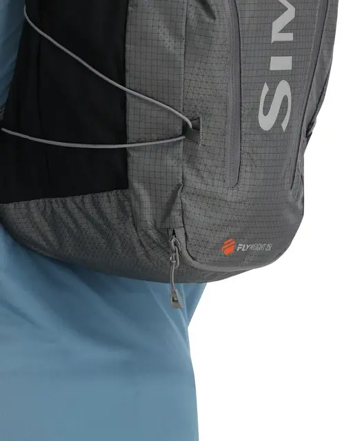 Simms Flyweight Backpack Smoke 25 L Dagstursekk for sportsfiskere 