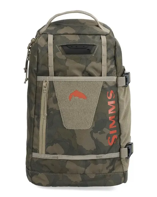Simms Tributary Sling Pack Regiment Camo Lett sling bag for sportsfiskere 