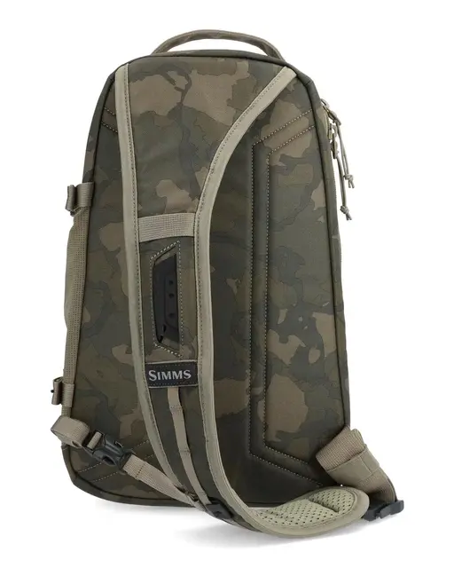 Simms Tributary Sling Pack Regiment Camo Lett sling bag for sportsfiskere 