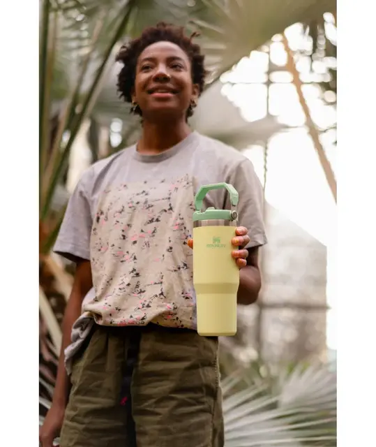 Stanley Iceflow Flip Straw Citron Praktisk drikkeflaske med sugerør 0,89 L 