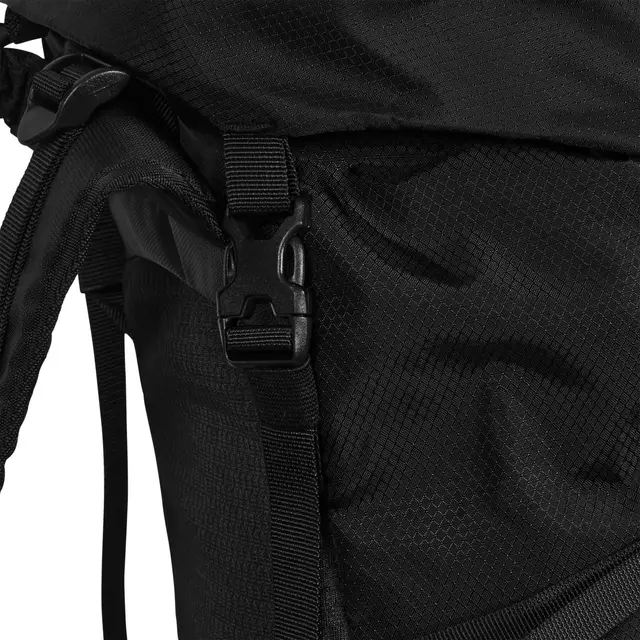 Urberg Luvos Backpack 25L Black Ryggsekk for dagsturer 