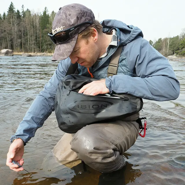 Vision Aqua Sling Petrol Blue Praktisk og vanntett chestpack 