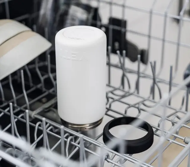 Yeti Rambler Colster Slim 250ml Navy Isolert brusboks holder 