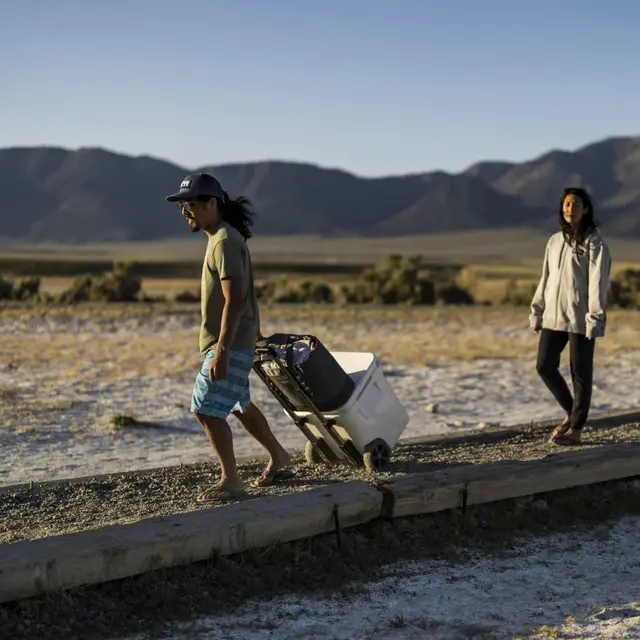 Yeti Roadie 48 Weeled Coolbox White Kjøleboks med teleskophåndtak og hjul 